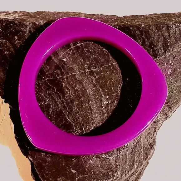 Purple Rounded Triangle New Vintage Y2K 90s Retro Structural Bangle Bracelet - Picture 1 of 7